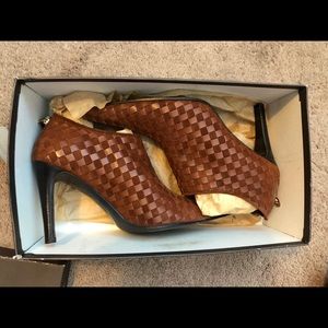 BOTTEGA VENETA ANKLE BOOTIES